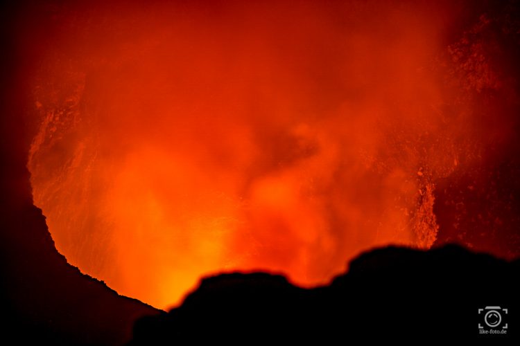 Reisefotografie Tipps - Blick in den Schlund des Vulkans Masaya
