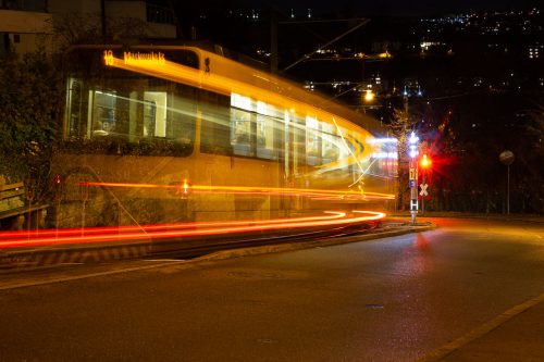 Straßenbahn bei Nacht in München. Fotografie Tipps.